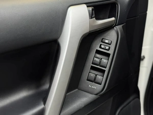 Внедорожник Toyota Land Cruiser Prado 2021 года, 5597000 рублей, Красноярск