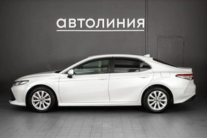 Седан Toyota Camry 2019 года, 2380000 рублей, Красноярск