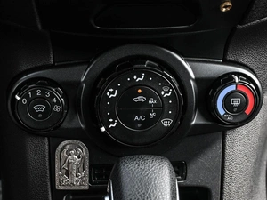 Хетчбэк Ford Fiesta 2018 года, 949000 рублей, Кирилловка