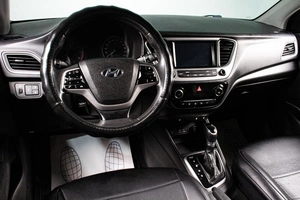 Седан Hyundai Solaris 2017 года, 1359000 рублей, Сургут