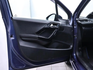 Хетчбэк Peugeot 208 2013 года, 720000 рублей, Красноярск