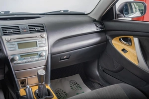 Седан Toyota Camry 2006 года, 979000 рублей, Томск