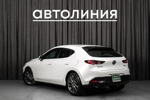 Хетчбэк Mazda 3 2019 года, 1599000 рублей, Красноярск
