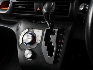 Минивэн Toyota Sienta 2018 года, 1249000 рублей, Тюмень