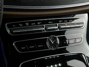 Седан Mercedes-benz E-класс 2016 года, 2427030 рублей, Тюмень