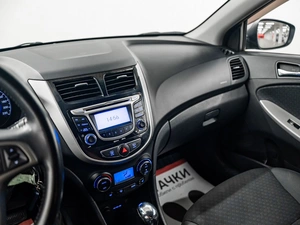 Хетчбэк Hyundai Solaris 2012 года, 950000 рублей, Красноярск