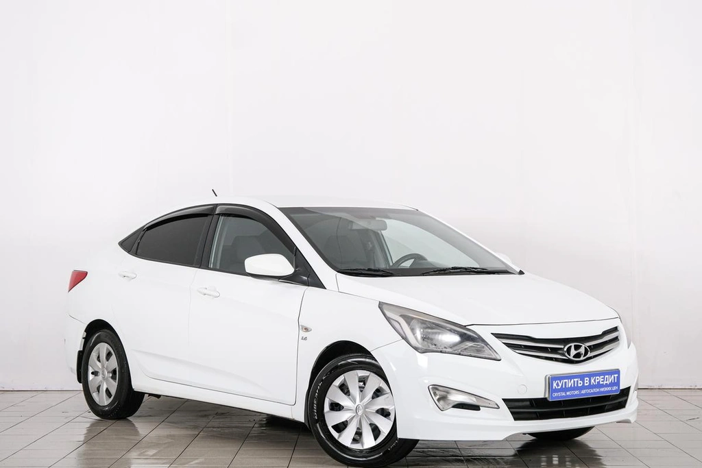 Седан Hyundai Solaris 2015 года, 899000 рублей, Красноярск
