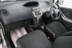 Хетчбэк Toyota Vitz 2010 года, 699000 рублей, Красноярск