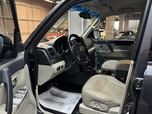 Внедорожник Mitsubishi Pajero 2017 года, 3327000 рублей, Красноярск