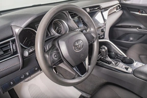 Седан Toyota Camry 2020 года, 2499000 рублей, Томск