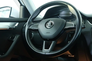 Лифтбек Skoda Octavia 2017 года, 2099000 рублей, Омск