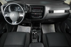 Внедорожник Mitsubishi Outlander 2016 года, 1899000 рублей, Тюмень