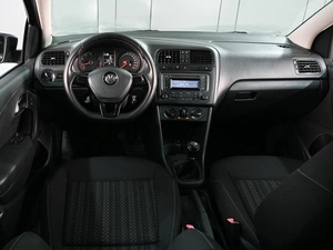 Седан Volkswagen Polo 2015 года, 919000 рублей, Аксай