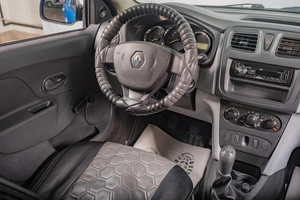 Хетчбэк Renault Sandero 2015 года, 739000 рублей, Томск