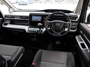 Минивэн Honda Stepwgn Spada 2017 года, 2280000 рублей, Краснодар