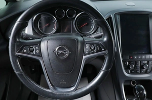 Хетчбэк Opel Astra GTC 2012 года, 799000 рублей, Челябинск