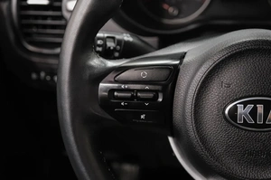 Седан Kia Rio 2019 года, 1349000 рублей, Новокузнецк