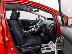 Лифтбек Toyota Prius 2012 года, 1150000 рублей, Красноярск