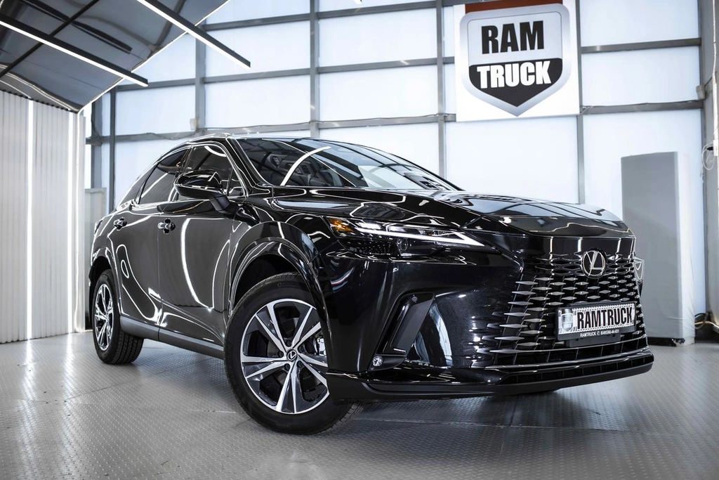 Внедорожник Lexus RX 2023 года, 8899999 рублей, Москва