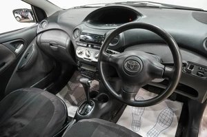 Хетчбэк Toyota Vitz 2003 года, 349000 рублей, Новокузнецк