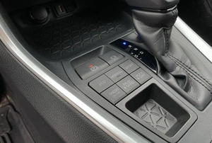 Внедорожник Toyota RAV4 2021 года, 3805000 рублей, Красноярск