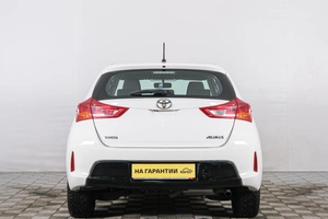 Хетчбэк Toyota Auris 2013 года, 1119000 рублей, Красноярск