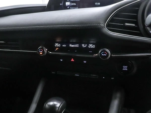 Хетчбэк Mazda 3 2019 года, 1770000 рублей, Красноярск