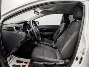 Седан Toyota Corolla 2019 года, 2000000 рублей, Красноярск
