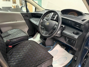 Минивэн Honda Freed 2008 года, 799000 рублей, Красноярск