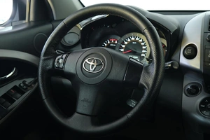 Внедорожник Toyota RAV4 2007 года, 1339000 рублей, Омск