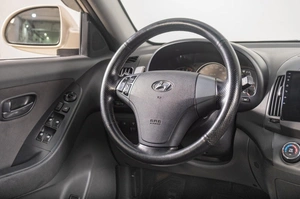 Седан Hyundai Elantra 2008 года, 809000 рублей, Томск