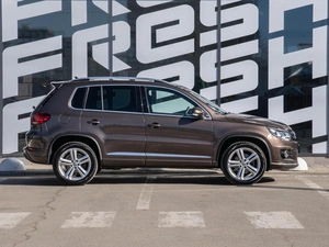 Внедорожник Volkswagen Tiguan 2013 года, 1985000 рублей, Краснодар