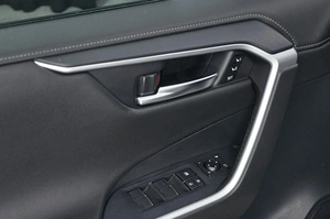 Внедорожник Toyota RAV4 2021 года, 3357000 рублей, Красноярск