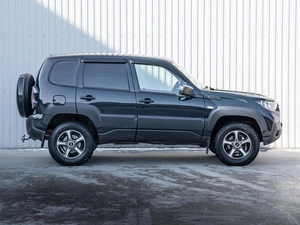 Внедорожник ВАЗ (LADA) Niva Travel 2023 года, 1400000 рублей, Краснодар