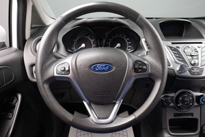 Седан Ford Fiesta 2015 года, 789000 рублей, Оренбург