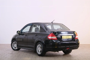 Седан Nissan Tiida 2010 года, 799000 рублей, Омск