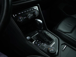 Внедорожник Volkswagen Tiguan 2019 года, 2157055 рублей, Москва
