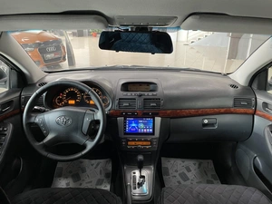 Седан Toyota Avensis 2004 года, 787000 рублей, Солонцы