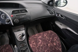 Хетчбэк Honda Civic 2008 года, 749000 рублей, Красноярск