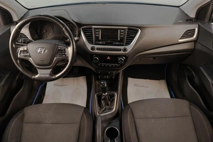 Седан Hyundai Solaris 2018 года, 939000 рублей, Челябинск