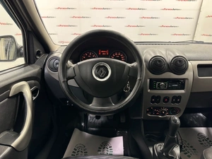 Седан Renault Logan 2011 года, 525000 рублей, Красноярск