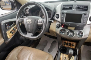 Внедорожник Toyota RAV4 2010 года, 1589000 рублей, Барнаул