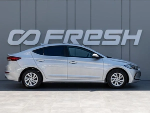Седан Hyundai Elantra 2017 года, 1330000 рублей, Краснодар