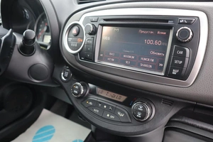 Хэтчбек Toyota Yaris 2012 года, 1200000 рублей, Мирное