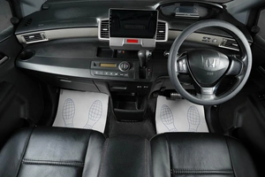 Минивэн Honda Freed 2011 года, 1179000 рублей, Тюмень