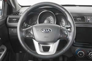 Хетчбэк Kia Rio 2013 года, 779000 рублей, Кемерово