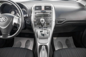 Хетчбэк Toyota Auris 2007 года, 699000 рублей, Барнаул