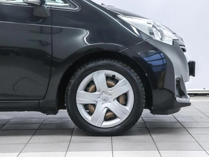 Хетчбэк Toyota Ractis 2011 года, 790000 рублей, Красноярск