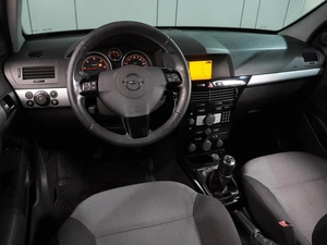 Универсал Opel Astra 2010 года, 669000 рублей, Воронеж