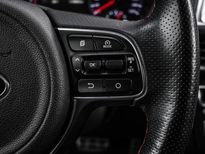 Седан Kia Optima 2016 года, 1899000 рублей, Кирилловка